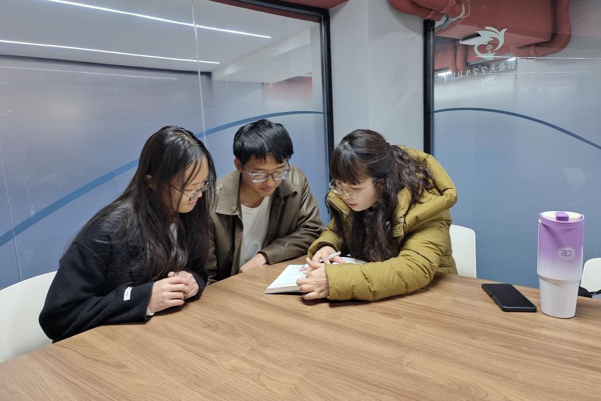 外语学院入驻学生社区开展大学外语学习辅导-云南农业大学